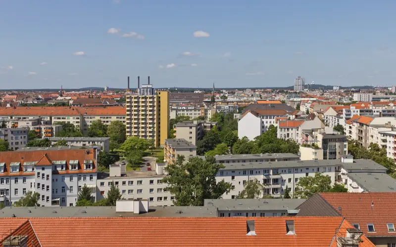 Blick über die Dächer von Berlin-Schöneberg vom Rathausturm