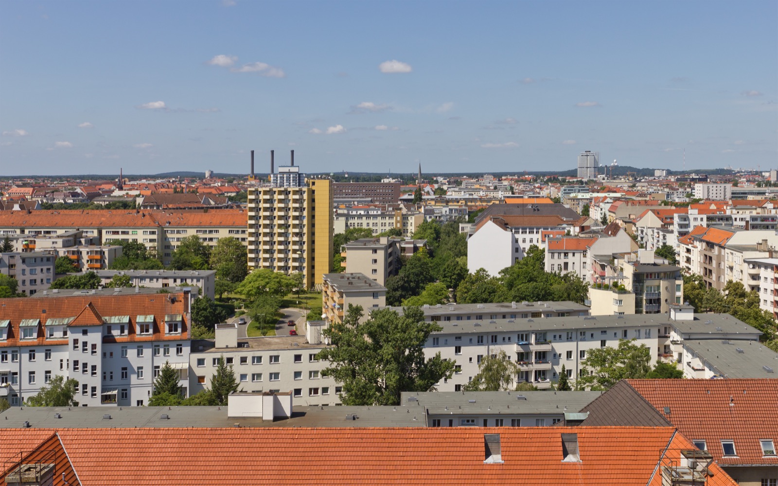 Blick über die Dächer von Berlin-Schöneberg vom Rathausturm